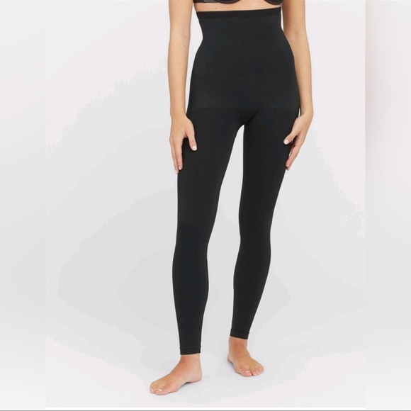 ASSETS by SPANX Women's High-Waist Seamless Leggings - Black Large - Picture 1 of 12